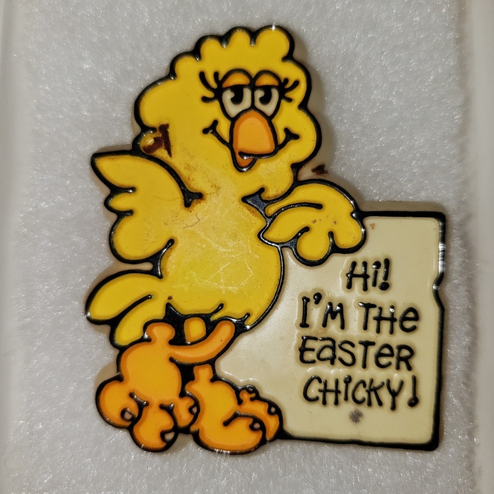 Hallmark Vintage Easter Chick Pin